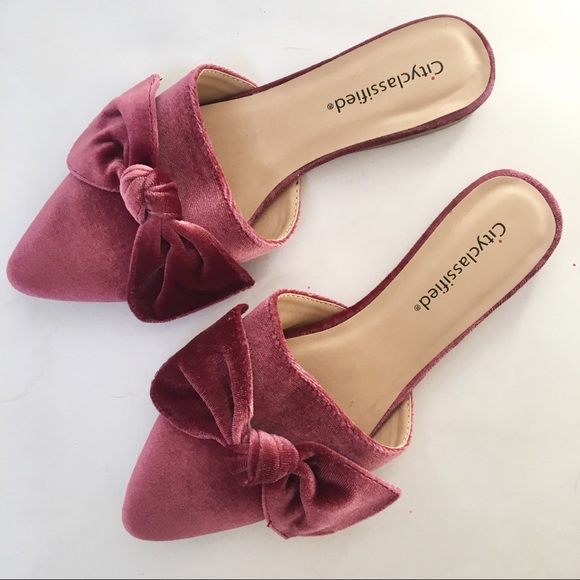 Shoes - NWOT Mauve pink velvet bow flats mules slides 7.5